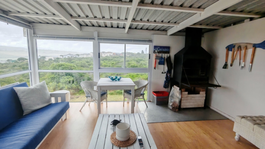 5 Bedroom Property for Sale in Reebok Western Cape